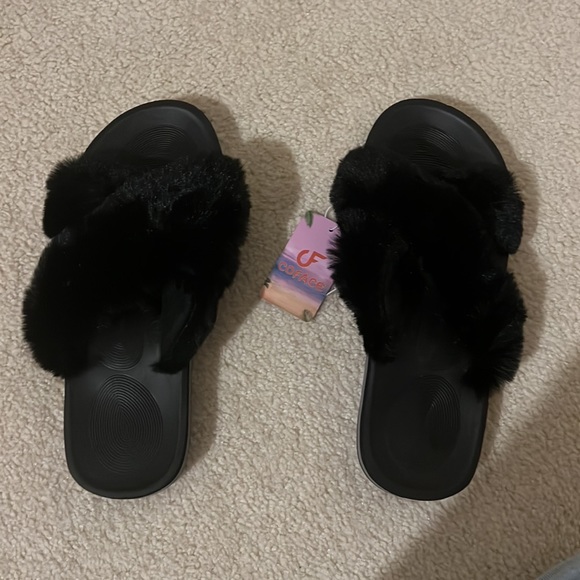COFACE Size 8 Women’s Black Fluffy Slides - Picture 3 of 4